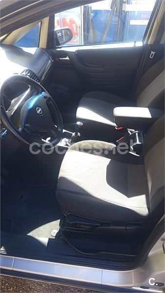 Usado Opel Zafira 125 HP (91 kW) 2005 Cinzento Monovolume