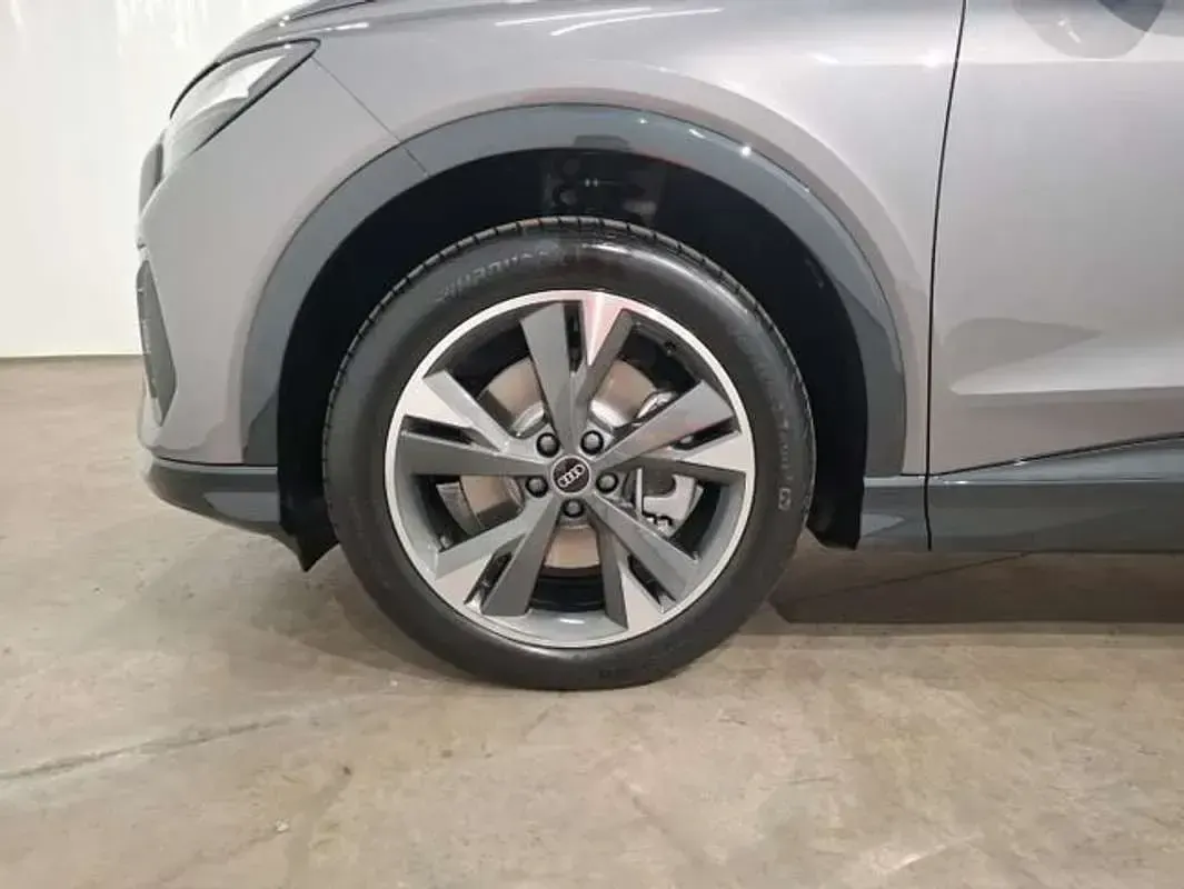 Usado Audi Q4 Sportback e-tron Sport 210 kW (286 CV) 2026 Gris SUV