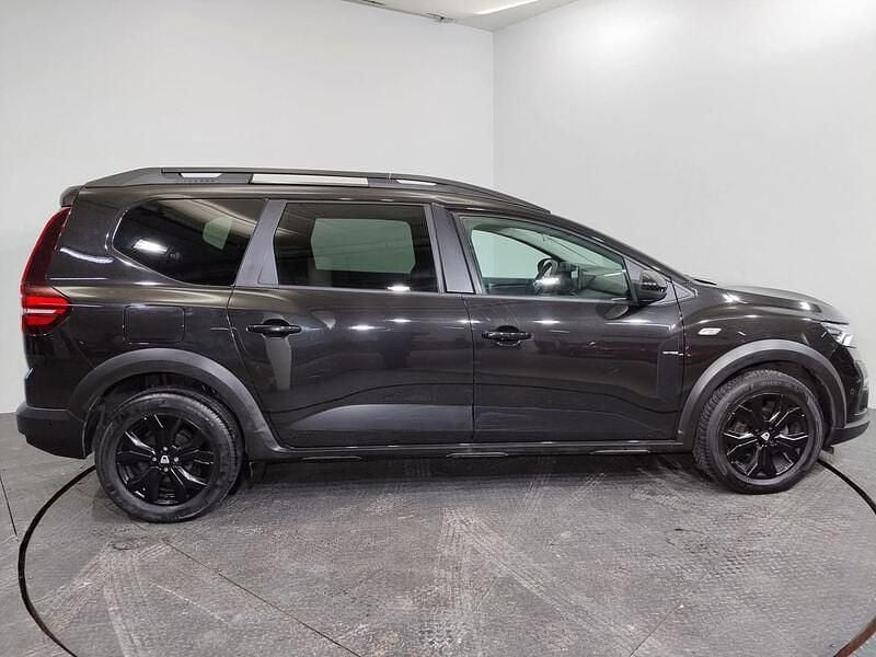 Usado Dacia Jogger Extreme 100 CV (73 kW) 2022 Negro Monovolumen