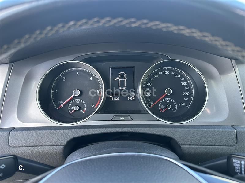 Usado VW Golf VII Advance 115 CV (84 kW) 2016 Violeta / lila Berlina