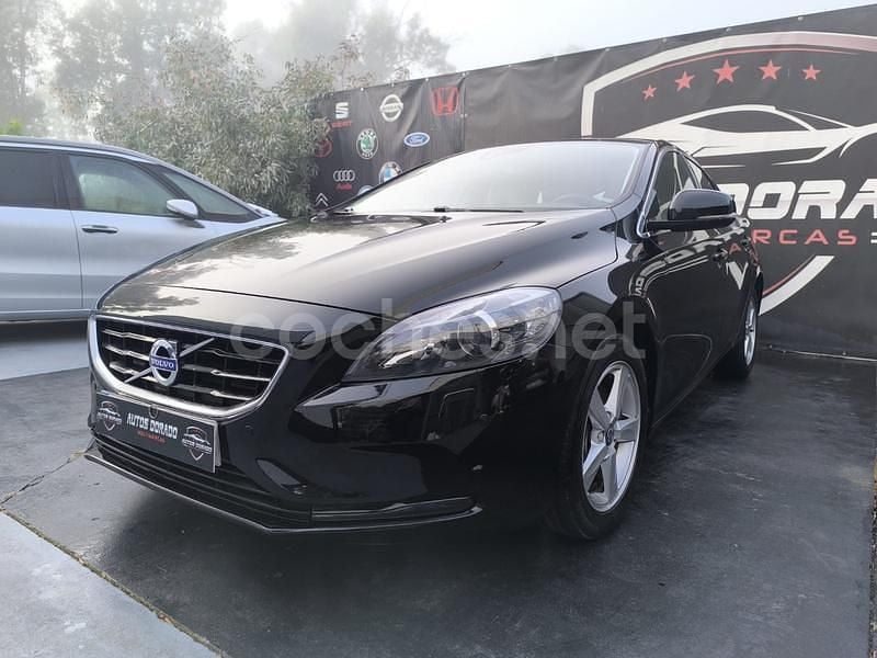 Usado Volvo V40 Momentum 150 CV (110 kW) 2015 Negro Berlina