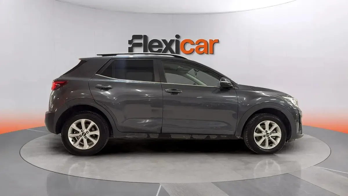 Usado Kia Stonic 120 CV (88 kW) 2017 Gris SUV