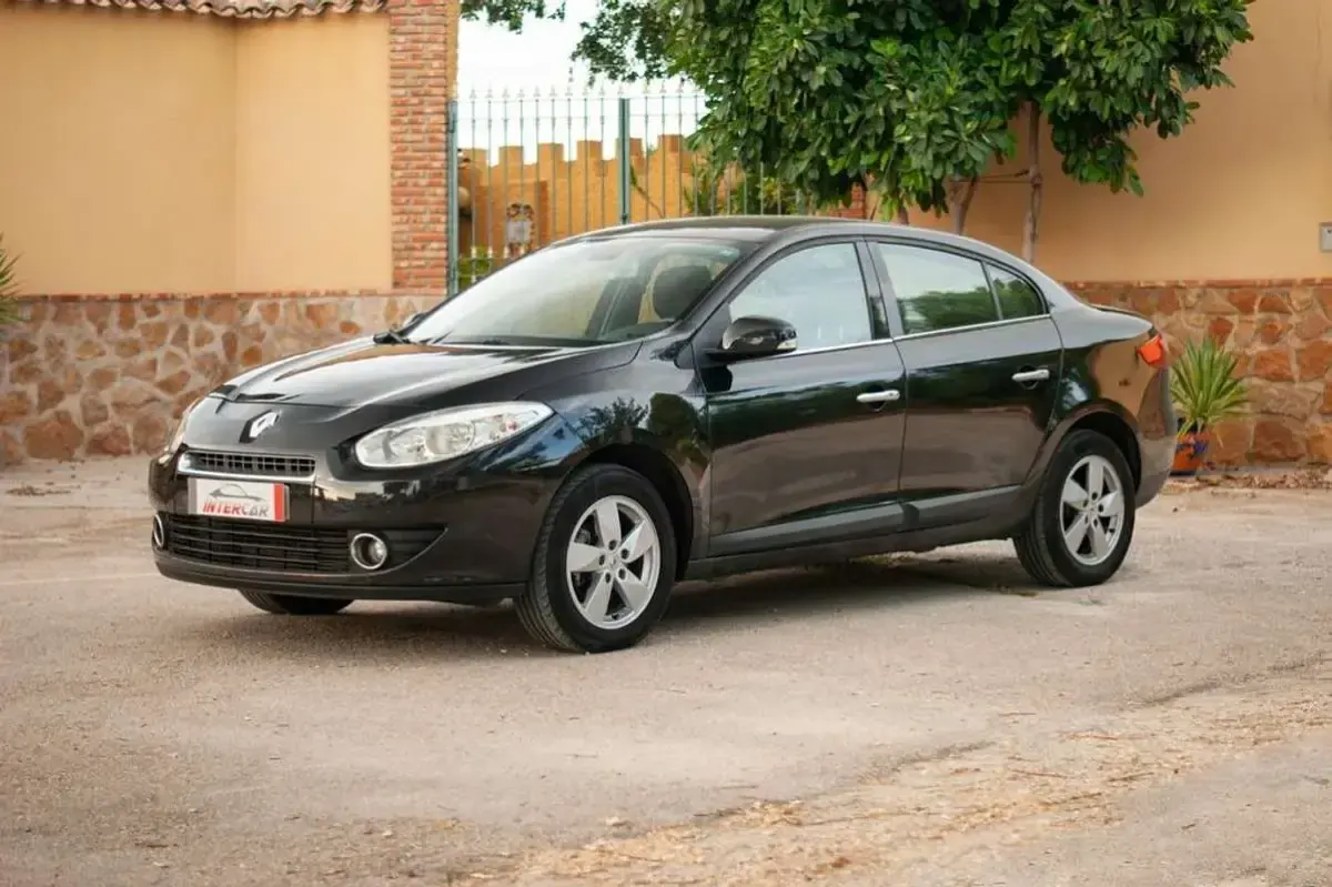 Usado Renault Fluence Dynamique 105 CV (77 kW) 2010 Gris Berlina