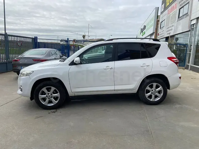 Usado Toyota RAV4 Executive 150 CV (110 kW) 2011 Blanco SUV