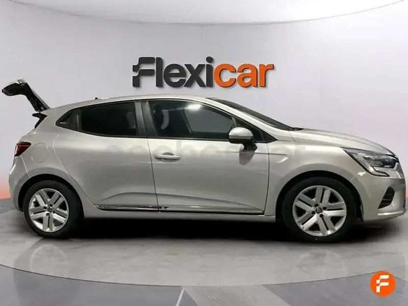 Usado Renault Clio V Intens 100 CV (73 kW) 2020 Gris / plata Berlina