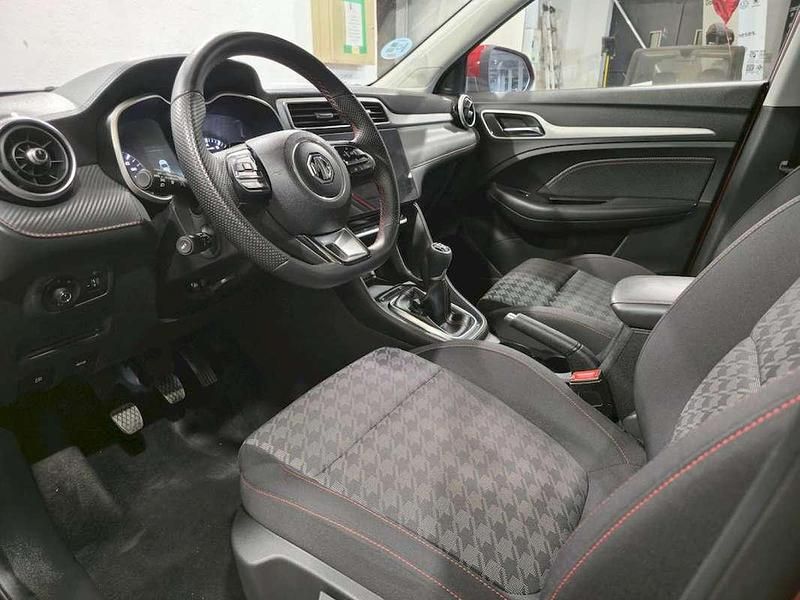 Usado MG ZS Comfort 116 CV (85 kW) 2025 Rojo SUV