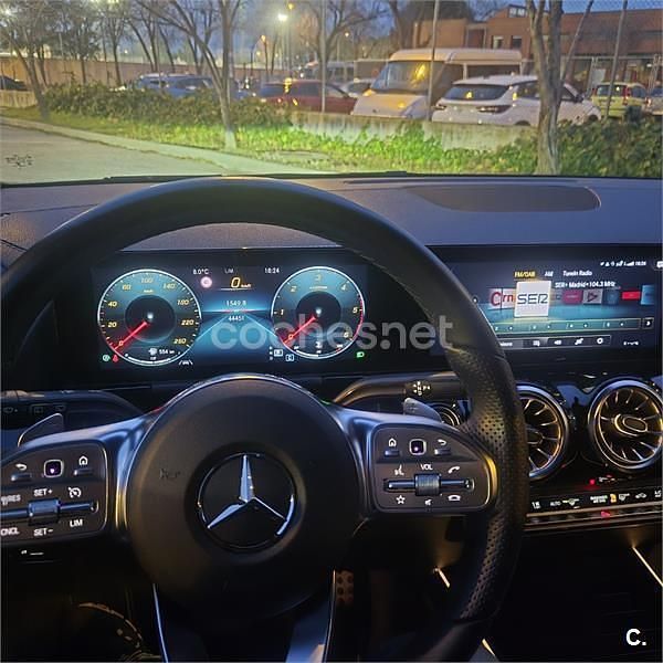 Usado Mercedes B200 150 CV (110 kW) 2022 Azul Monovolumen