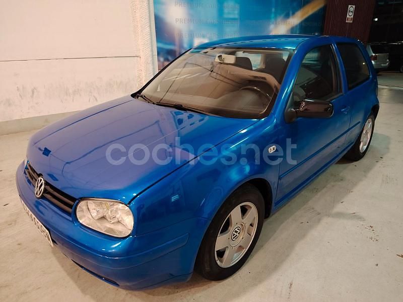 Azul Usado 1999 VW Golf Highline Berlina | 1610 € (Buen precio) - Imagen 1/4
