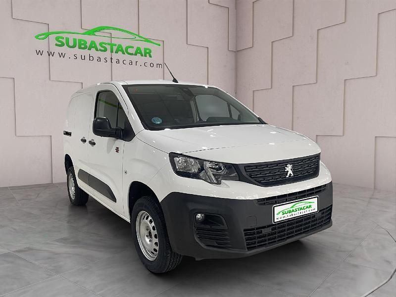 Usado Peugeot Partner Premium 130 CV (95 kW) 2021 Blanco Monovolumen