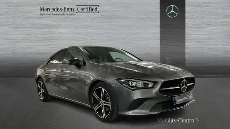 Usado Mercedes CLA180 Progressive 136 CV (100 kW) 2023 Mountaingrau  met. Berlina