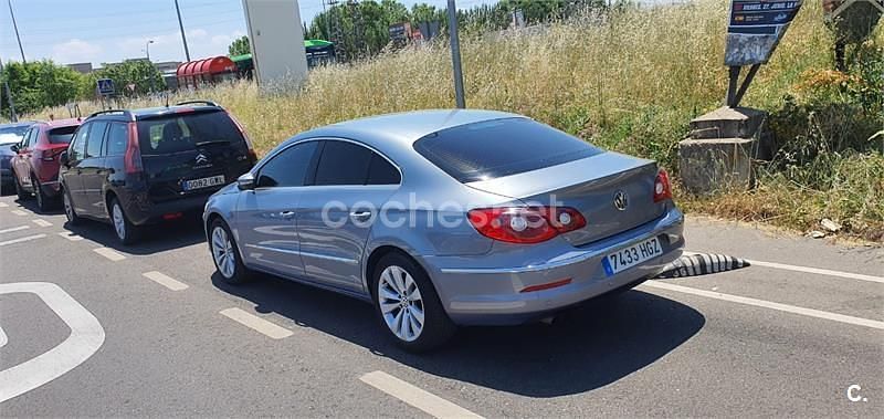 Usado VW Passat R-line BlueMotion 140 CV (102 kW) 2011 Gris / plata Berlina