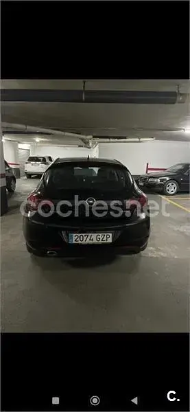 Usado Opel Astra Cosmo 140 CV (102 kW) 2010 Negro Berlina