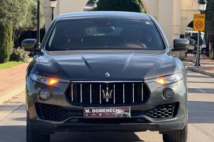 Usado Maserati Levante 250 CV (183 kW) 2017 Gris SUV