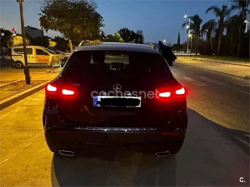 Usado Mercedes GLA250 218 CV (160 kW) 2024 Negro SUV