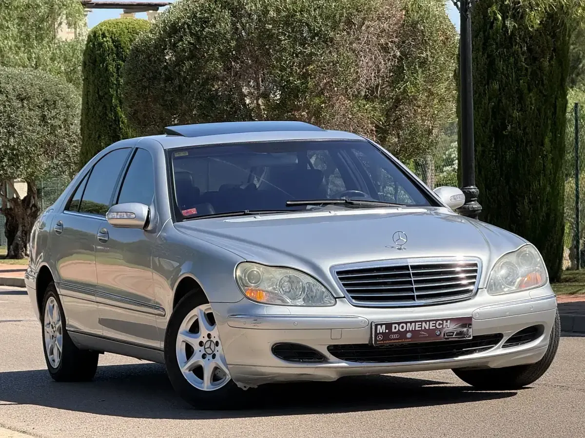 Usado Mercedes S500 306 CV (225 kW) 2004 Gris Berlina