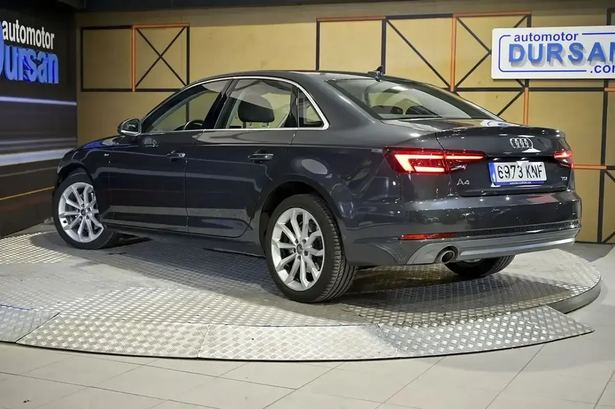 Usado Audi A4 S-Line 150 CV (110 kW) 2018 Gris Familiar