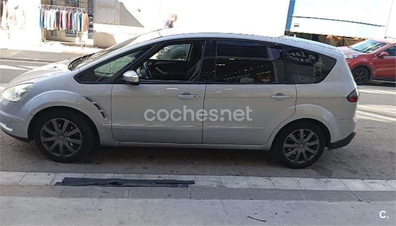 Usado Ford S-MAX Trend 125 CV (91 kW) 2007 Gris / plata Monovolumen