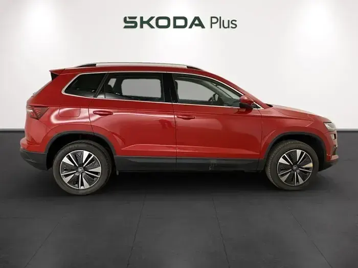 Usado Skoda Karoq Selection 150 CV (110 kW) 2025 Rojo SUV