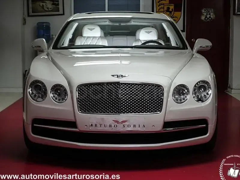 Usado Bentley Flying Spur 625 CV (459 kW) 2016 Blanco Berlina