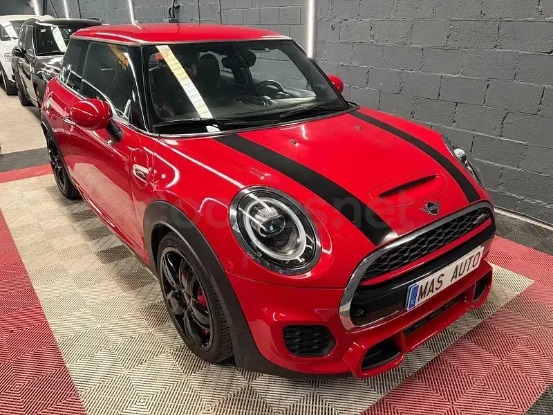 Usado Mini John Cooper Works 231 CV (169 kW) 2018 Rojo Utilitario