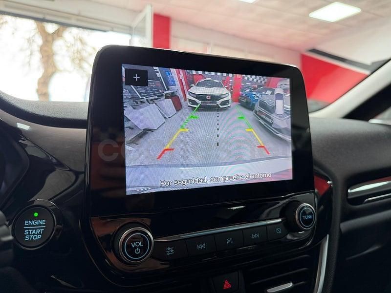 Usado Ford Fiesta Active 100 CV (73 kW) 2019 Gris / plata Utilitario