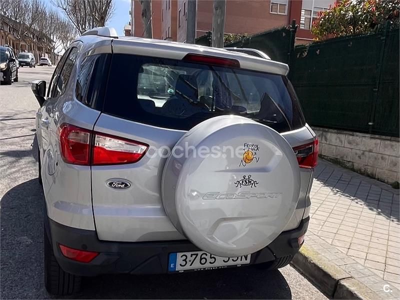 Usado Ford Ecosport Trend 95 CV (69 kW) 2016 Gris / plata SUV