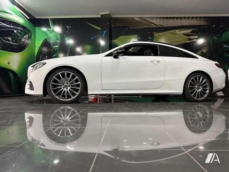 Usado Mercedes E220 194 CV (142 kW) 2018 Blanco Coupe