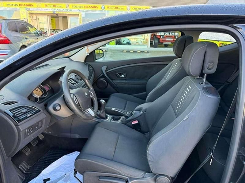Usado Renault Mégane III 90 CV (66 kW) 2012 Negro Coupe