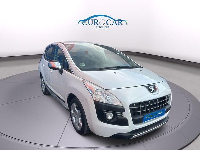 Usado Peugeot 3008 108 CV (79 kW) 2012 Blanco Berlina
