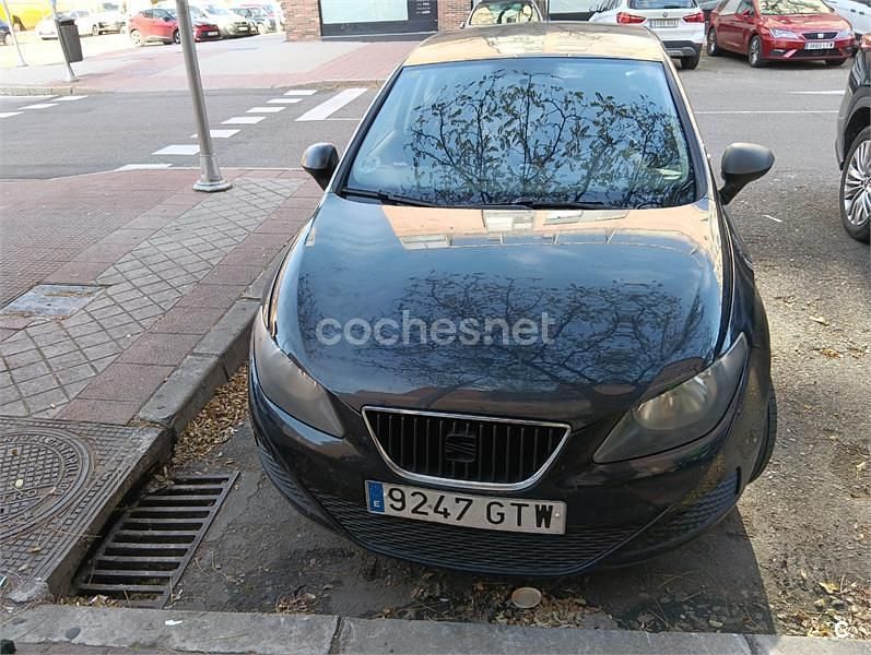 Negro Usado 2010 Seat Ibiza Reference Berlina | 3000 € (Super precio) - Imagen 1/4