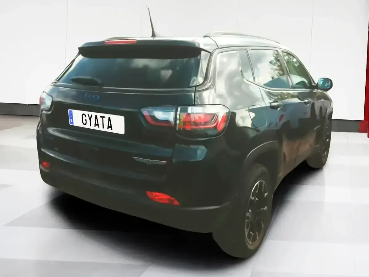 Usado Jeep Compass Trailhawk 240 CV (176 kW) 2022 Negro SUV