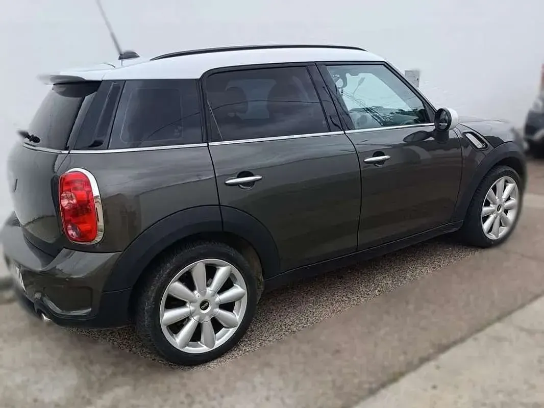 Usado Mini Cooper SD 143 CV (105 kW) 2011 Marrón Utilitario