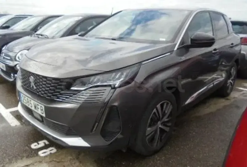 Usado Peugeot 3008 Allure 225 CV (165 kW) 2023 Gris / plata SUV