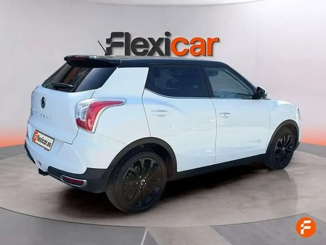 Usado SsangYong Tivoli Limited 116 CV (85 kW) 2019 Blanco SUV