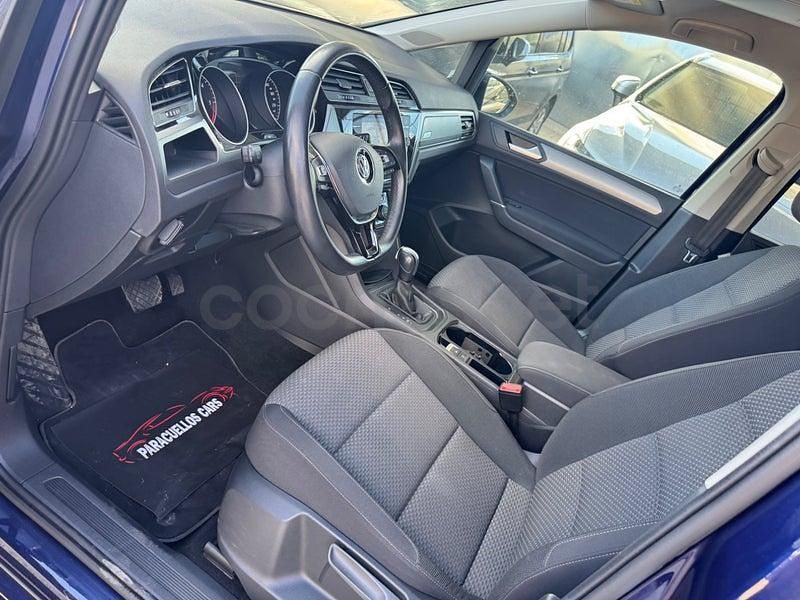 Usado VW Touran Business 115 CV (84 kW) 2019 Azul Monovolumen
