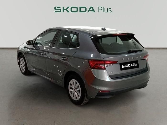 Usado Skoda Fabia Selection 95 CV (69 kW) 2025 Gris Utilitario