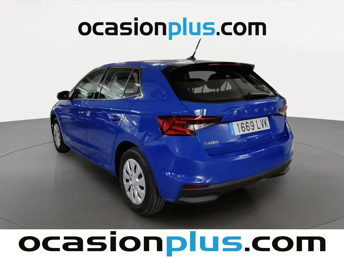 Usado Skoda Fabia Active 80 CV (58 kW) 2021 Azul Utilitario