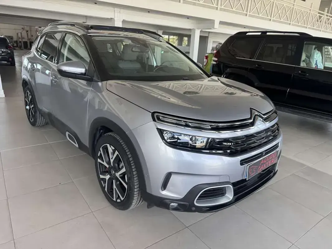 Usado Citroën C5 Aircross Shine 131 CV (96 kW) 2022 Plateado SUV