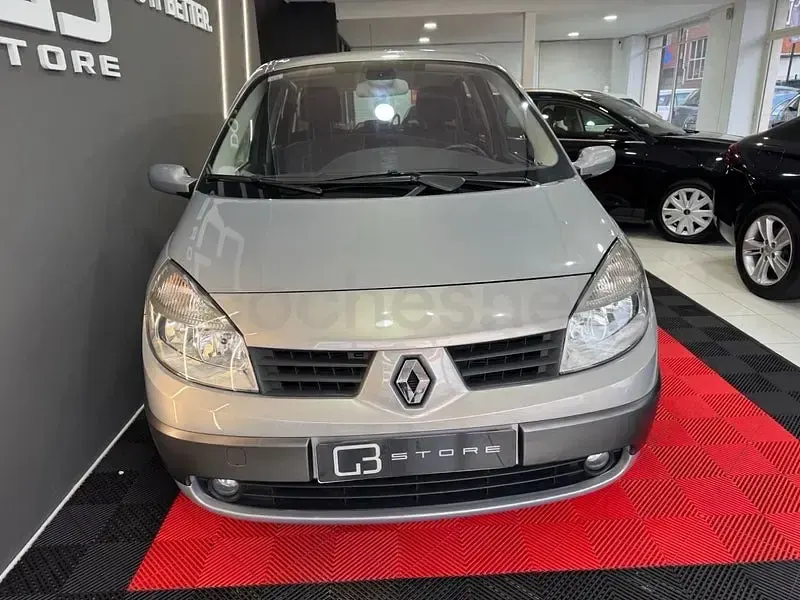 Usado Renault Grand Scénic Dynamique 135 CV (99 kW) 2005 Gris / plata Monovolumen