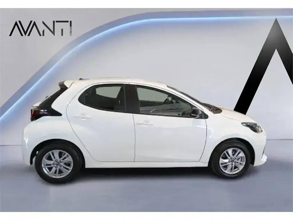 Usado Mazda 2 Center-Line 116 CV (85 kW) 2025 Blanco Utilitario