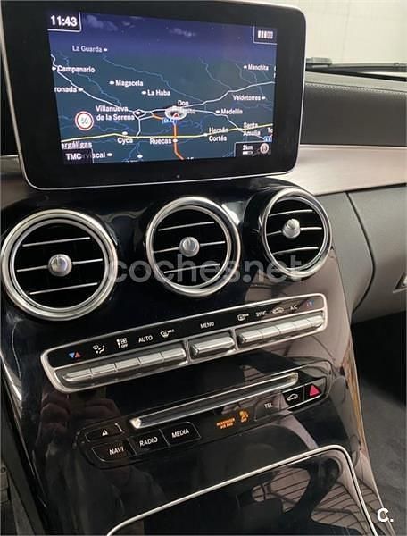 Usado Mercedes C250 AMG line 204 CV (150 kW) 2017 Negro Familiar