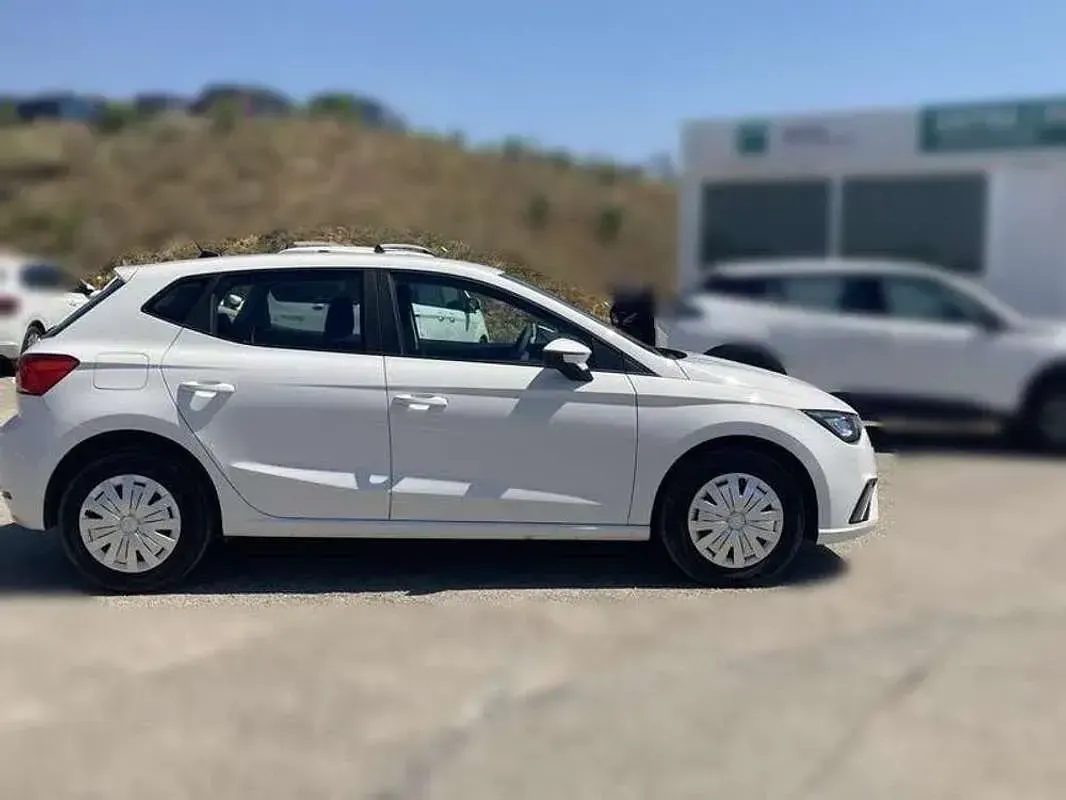 Usado Seat Ibiza Reference 95 CV (69 kW) 2024 Blanco Utilitario