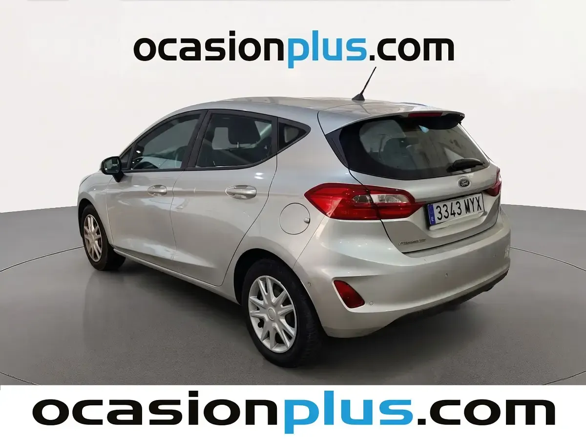 Usado Ford Fiesta Trend+ 101 CV (74 kW) 2019 Gris plata Utilitario