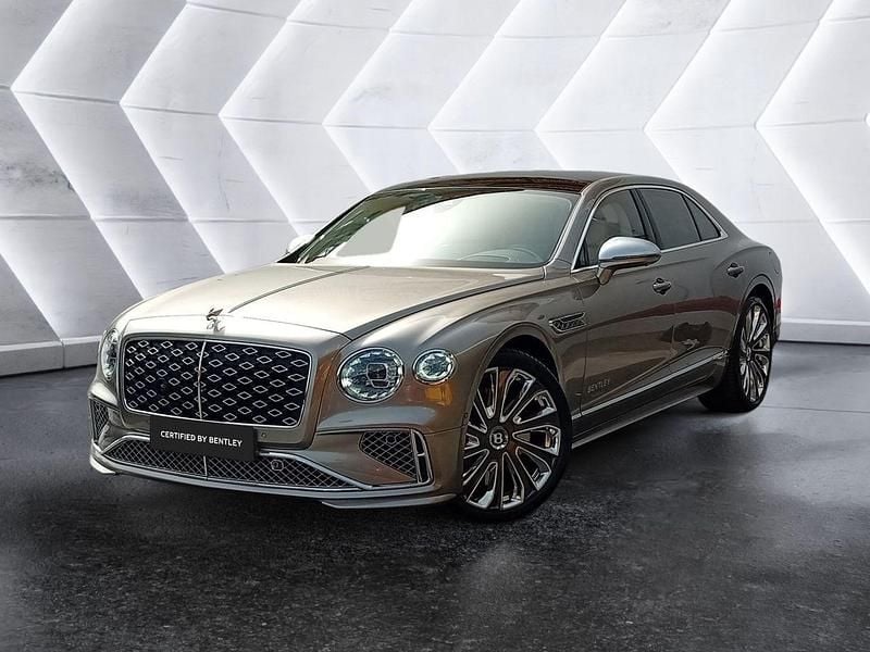 Käytetty Bentley Flying Spur Mulliner 793 HP (583 kW) 2025 Sedan