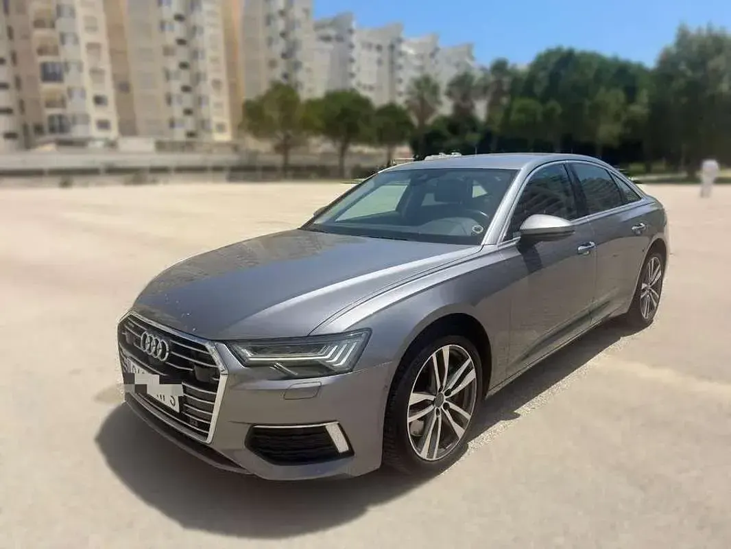 Usado Audi A6 Premium 340 CV (250 kW) 2018 Gris Berlina