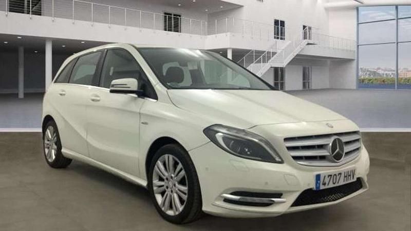 Blanco Usado 2012 Mercedes B200 Monovolumen | 12.800 € (Un poco caro) - Imagen 1/4