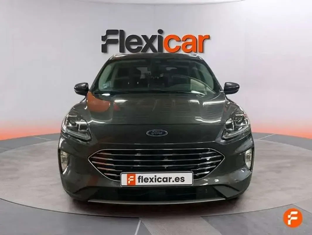 Usado Ford Kuga Titanium 226 CV (166 kW) 2021 Gris SUV