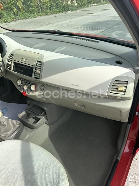 Usado Nissan Micra Visia 65 CV (47 kW) 2005 Rojo Berlina