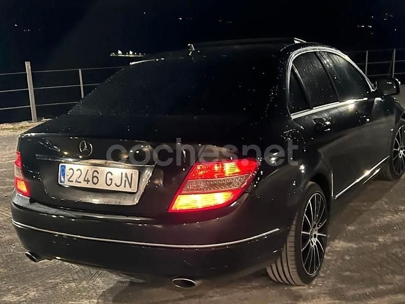 Negro Usado 2008 Mercedes C320 Elegance Berlina | 12.999 € (Un poco caro) - Imagen 1/4