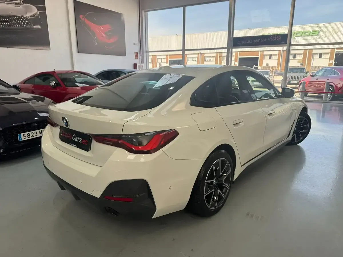 Begagnad BMW 420 M Sport 190 HK (139 kW) 2022 Vit Sportkupé